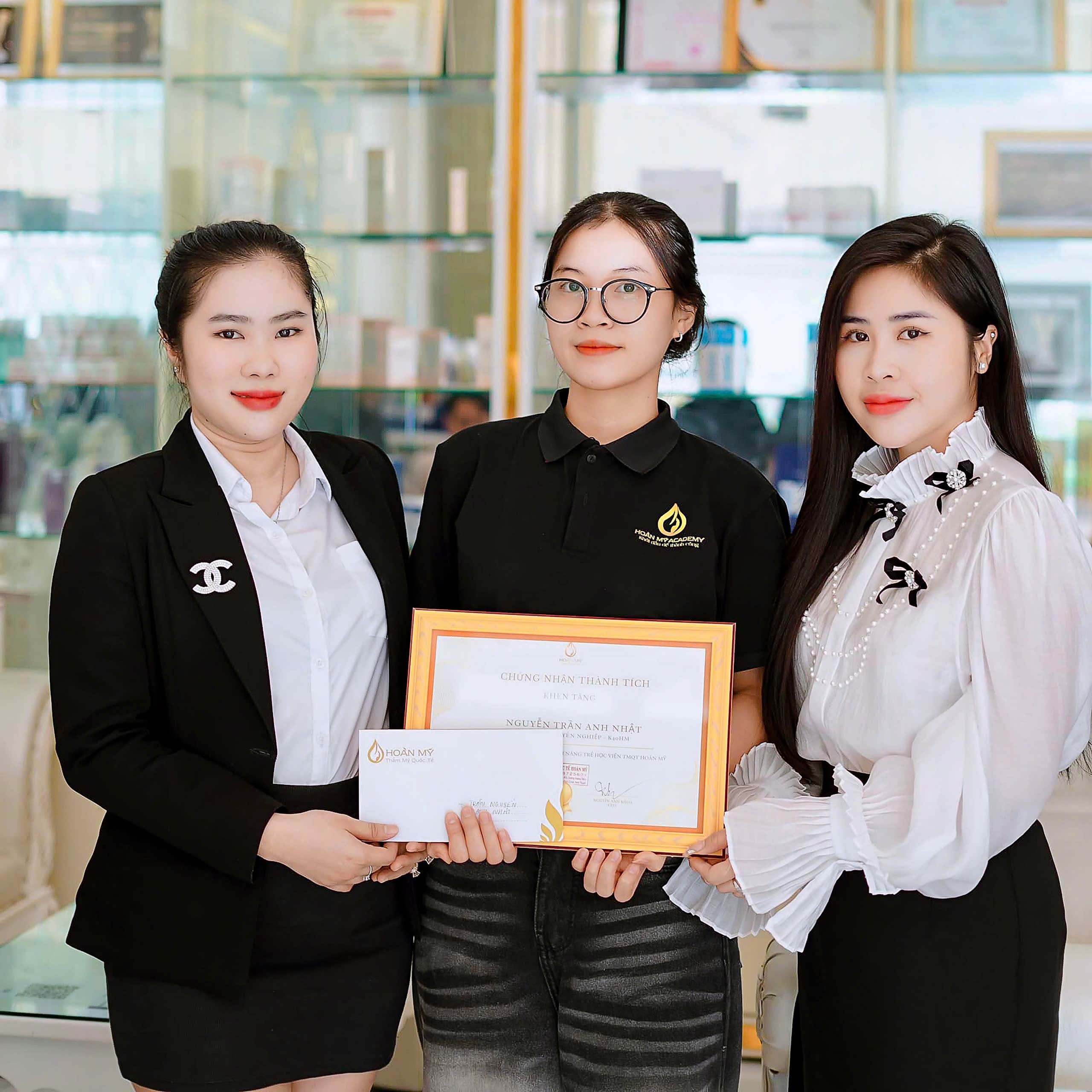 Học Viện Quốc Tế Hoàn Mỹ là nơi đào tạo uy tín, mang đến chương trình học chất lượng và hỗ trợ học viên phát triển sự nghiệp