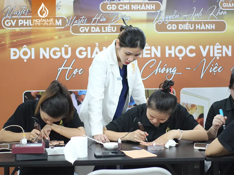 Học Viện Quốc Tế Hoàn Mỹ là lựa chọn lý tưởng cho những ai muốn theo đuổi nghề phun phun thẩm mỹ