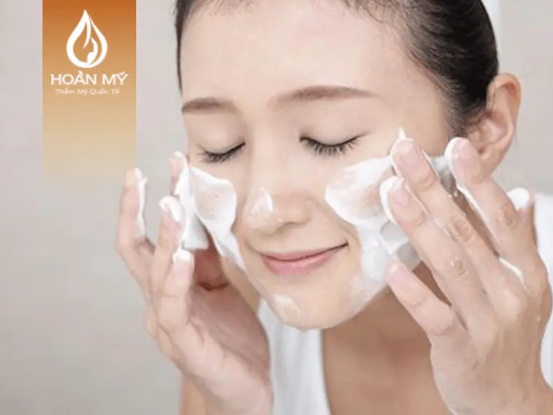 Rửa mặt đúng cách mỗi ngày