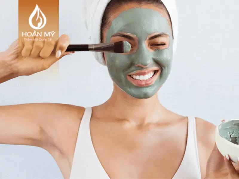 Mặt nạ đất sét giúp sạch sâu làn da, se khít lỗ chân lông và cải thiện mụn hiệu quả