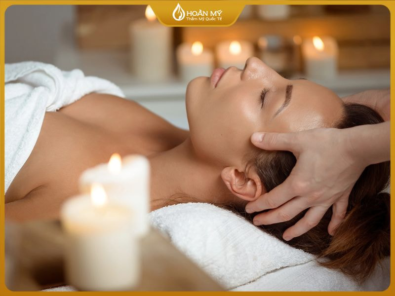 Các yếu tố ảnh hưởng đến giá dịch vụ spa như: khách hàng mục tiêu, mô hình kinh doanh, thuế,v.v