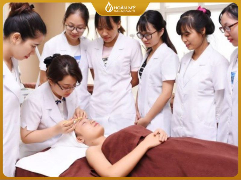 Chương trình đào tạo chuẩn quốc tế tại Học Viện Thẩm Mỹ Quốc Tế Hoàn Mỹ