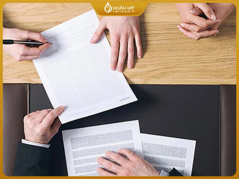 Hồ sơ bao gồm: đơn đăng ký, bản sao CCCD, giấy sử dụng đất, chứng chỉ hành nghề.