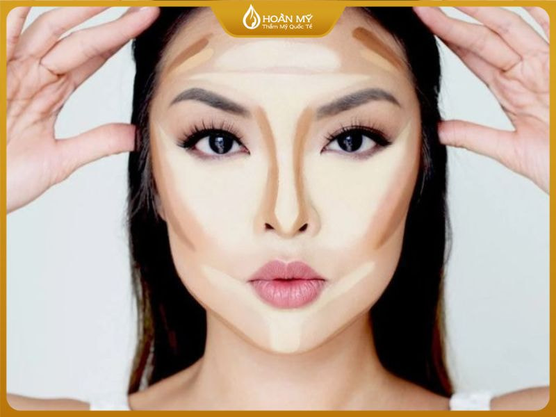 Việc áp dụng đúng kỹ thuật đánh khối theo tỉ lệ vàng giúp thay đổi hoàn toàn cấu trúc gương mặt.