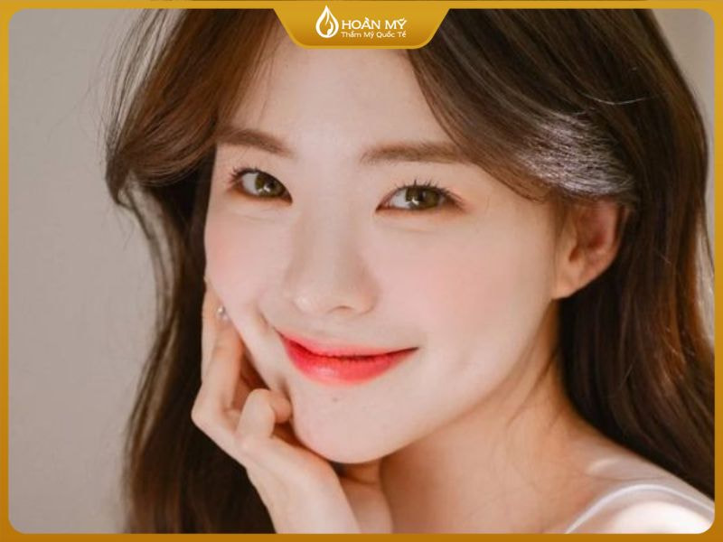 Make up đơn giản giúp bạn tiết kiệm thời gian mà vẫn giữ được vẻ rạng rỡ tự nhiên.